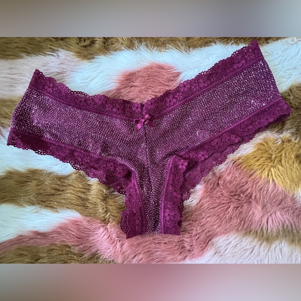 🖤Victoria’s Secret Very Sexy Glitter Cheeky Panty – Burgundy